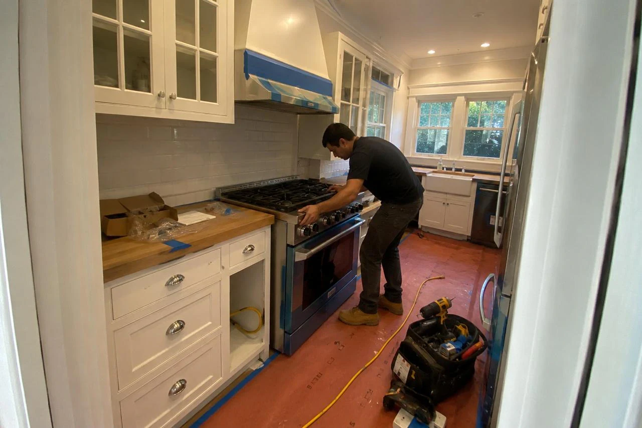 Appliance repair in a Yorba Linda kitchen